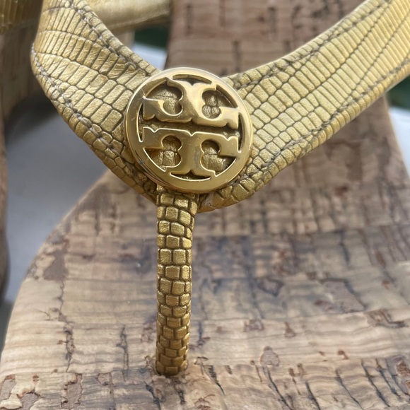 Tory Burch Suzy Metallic Gold Platform Wedge Thong Sandals 6 - Picture 7 of 10